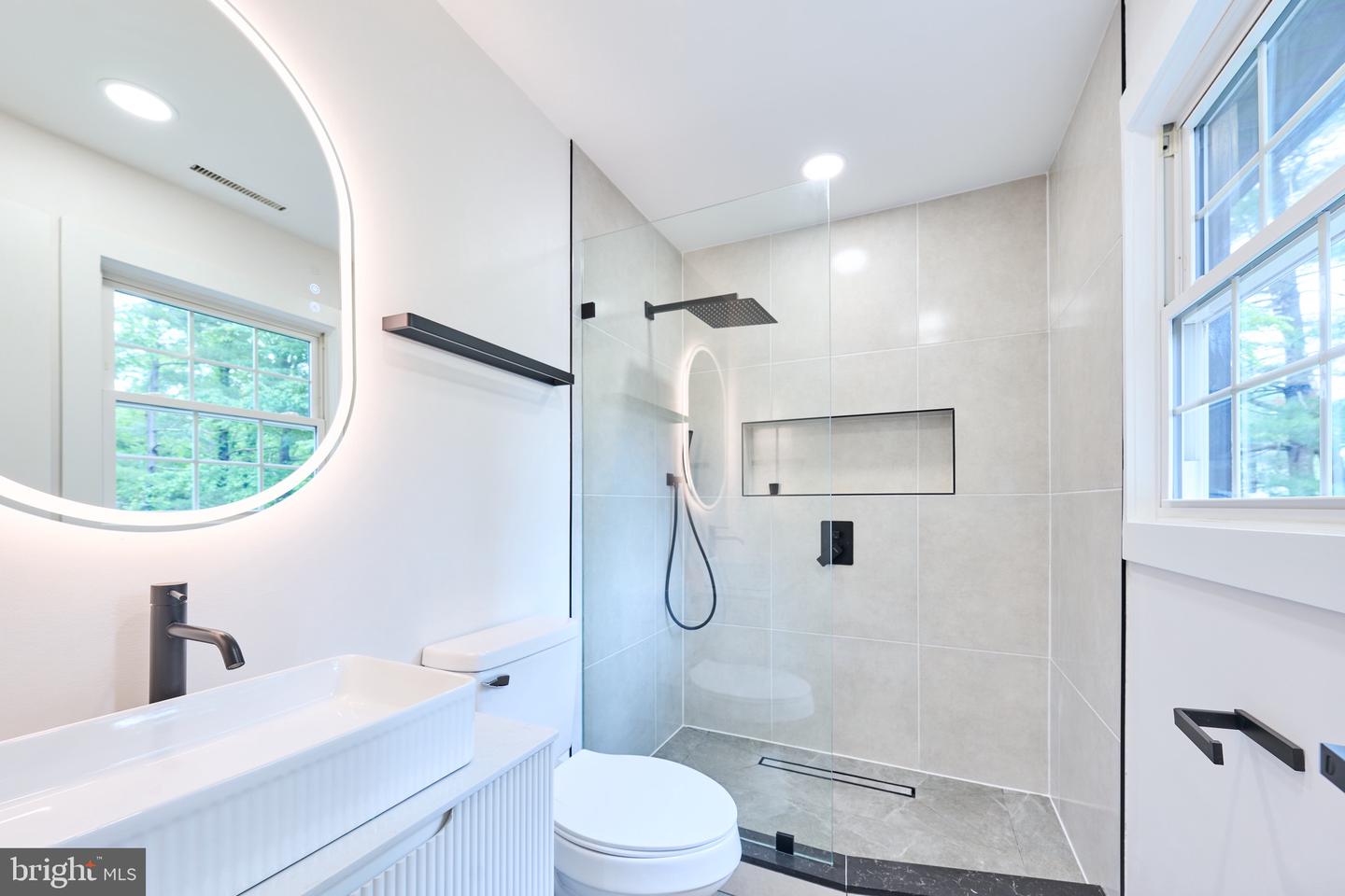 11318 VALE RD, OAKTON, Virginia 22124, 4 Bedrooms Bedrooms, ,3 BathroomsBathrooms,Residential,For sale,11318 VALE RD,VAFX2233070 MLS # VAFX2233070
