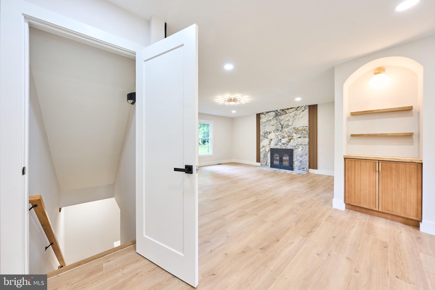 11318 VALE RD, OAKTON, Virginia 22124, 4 Bedrooms Bedrooms, ,3 BathroomsBathrooms,Residential,For sale,11318 VALE RD,VAFX2233070 MLS # VAFX2233070
