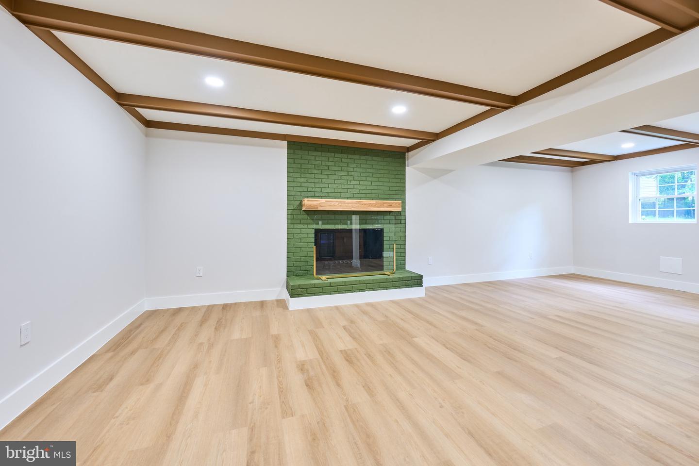 11318 VALE RD, OAKTON, Virginia 22124, 4 Bedrooms Bedrooms, ,3 BathroomsBathrooms,Residential,For sale,11318 VALE RD,VAFX2233070 MLS # VAFX2233070