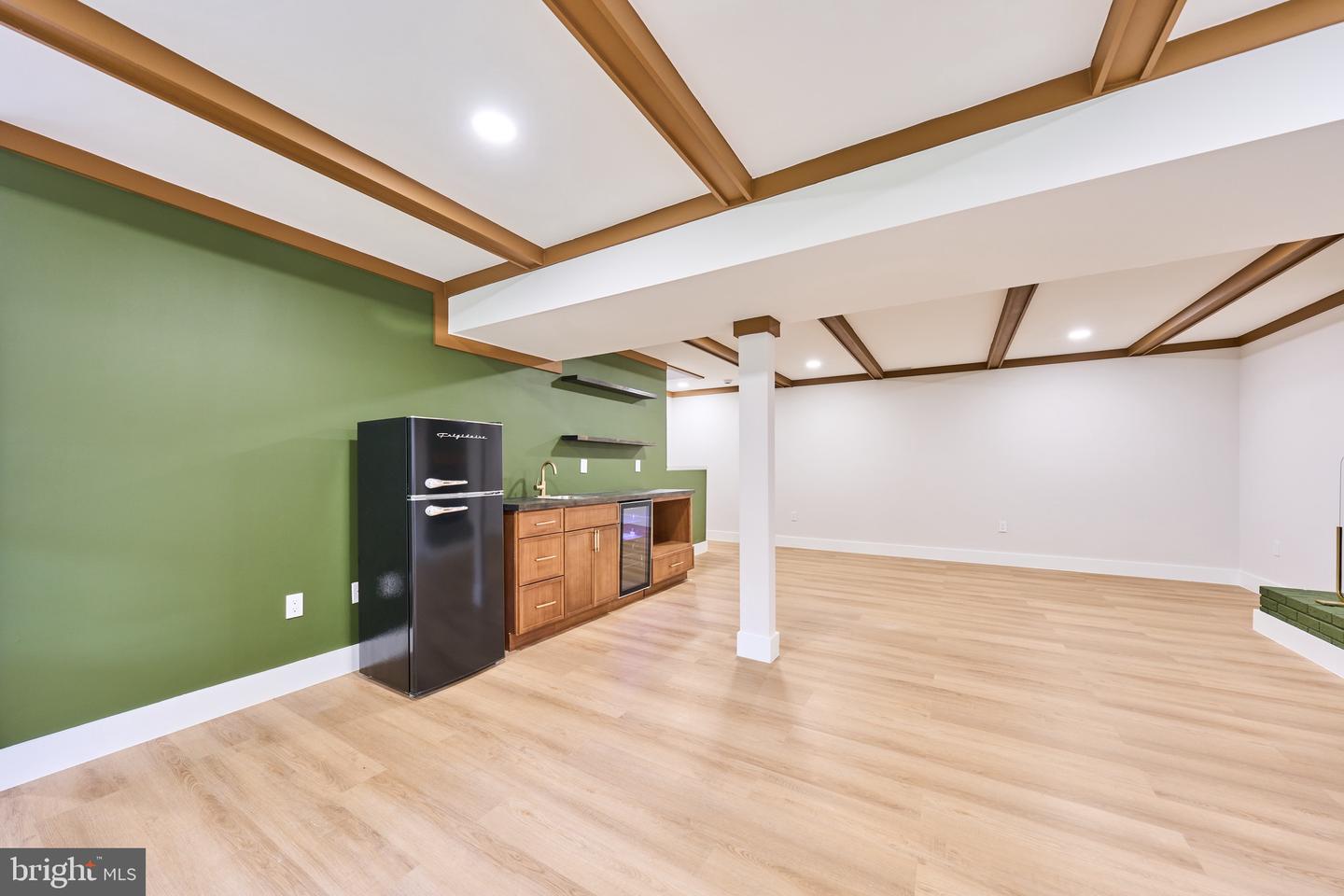 11318 VALE RD, OAKTON, Virginia 22124, 4 Bedrooms Bedrooms, ,3 BathroomsBathrooms,Residential,For sale,11318 VALE RD,VAFX2233070 MLS # VAFX2233070