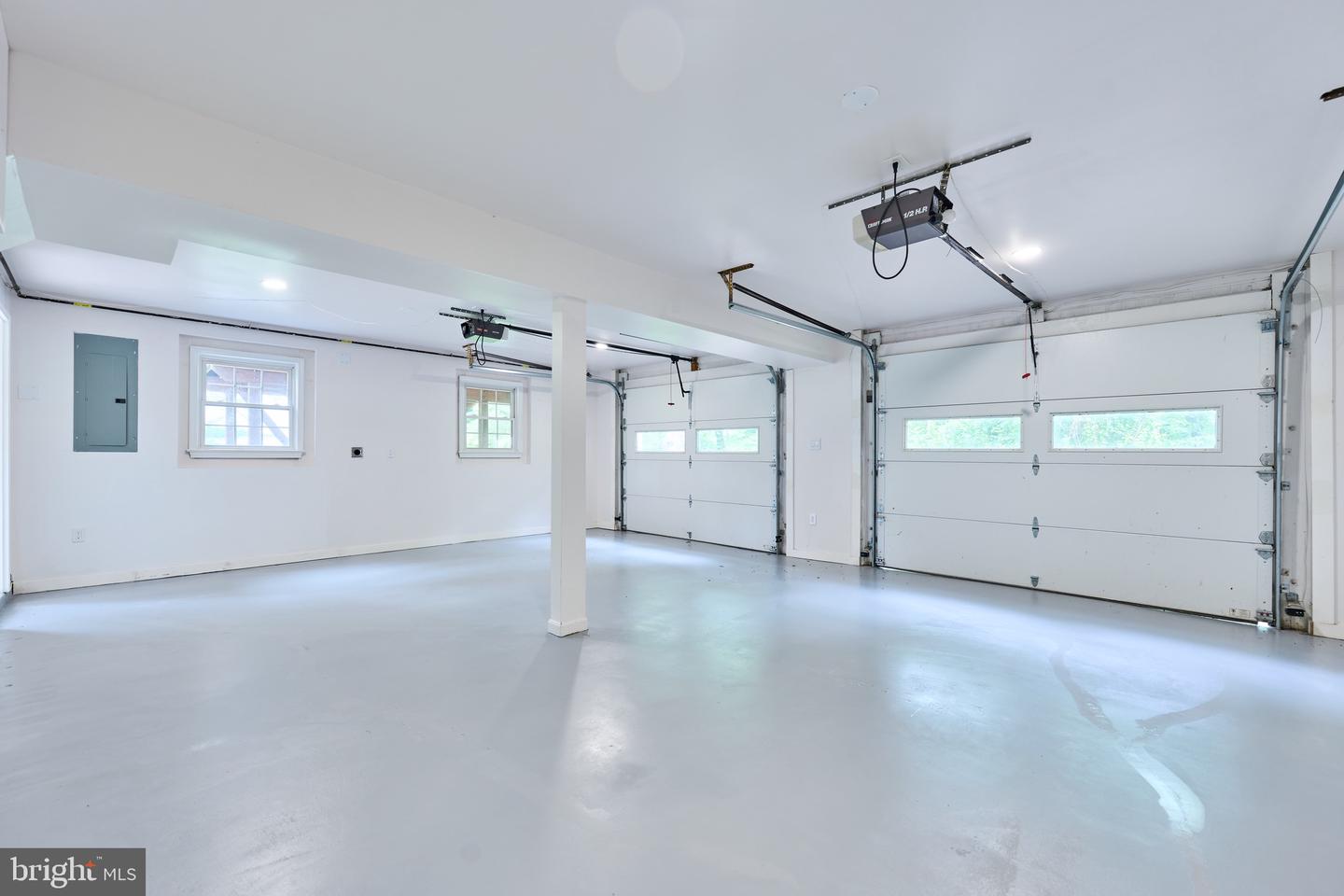 11318 VALE RD, OAKTON, Virginia 22124, 4 Bedrooms Bedrooms, ,3 BathroomsBathrooms,Residential,For sale,11318 VALE RD,VAFX2233070 MLS # VAFX2233070