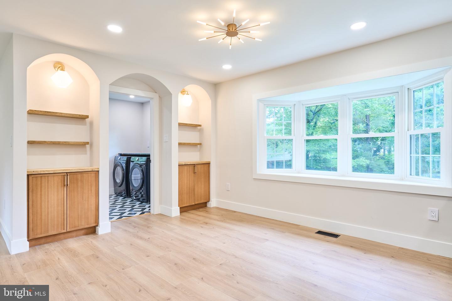 11318 VALE RD, OAKTON, Virginia 22124, 4 Bedrooms Bedrooms, ,3 BathroomsBathrooms,Residential,For sale,11318 VALE RD,VAFX2233070 MLS # VAFX2233070