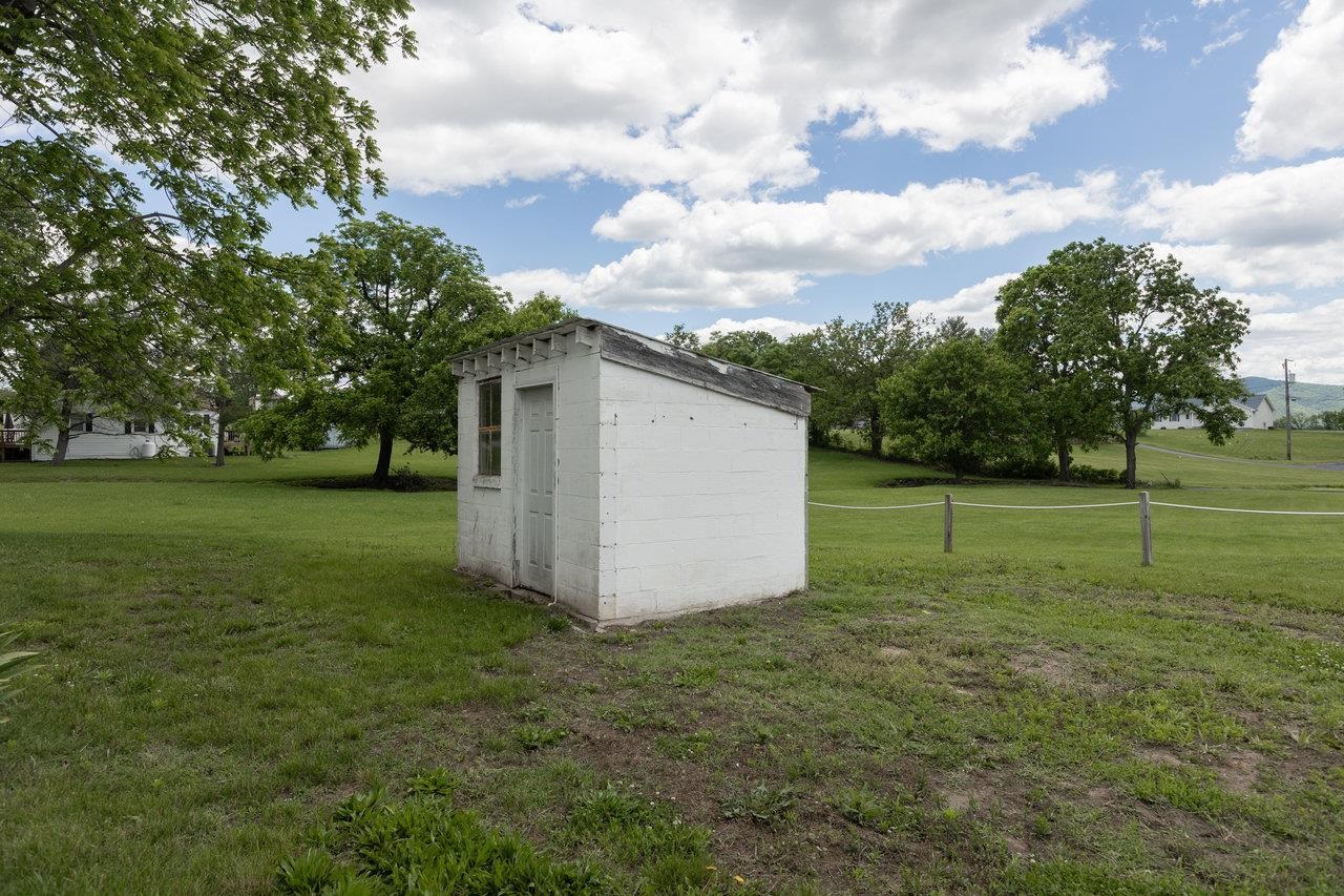 10150 MCGAHEYSVILLE RD, MCGAHEYSVILLE, Virginia 22840, 3 Bedrooms Bedrooms, ,1 BathroomBathrooms,Residential,10150 MCGAHEYSVILLE RD,665130 MLS # 665130