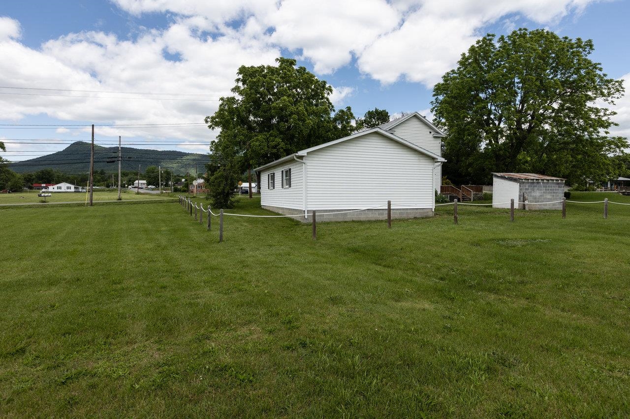 10150 MCGAHEYSVILLE RD, MCGAHEYSVILLE, Virginia 22840, 3 Bedrooms Bedrooms, ,1 BathroomBathrooms,Residential,10150 MCGAHEYSVILLE RD,665130 MLS # 665130