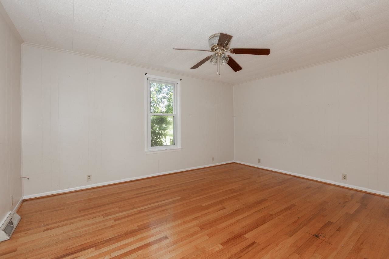 10150 MCGAHEYSVILLE RD, MCGAHEYSVILLE, Virginia 22840, 3 Bedrooms Bedrooms, ,1 BathroomBathrooms,Residential,10150 MCGAHEYSVILLE RD,665130 MLS # 665130