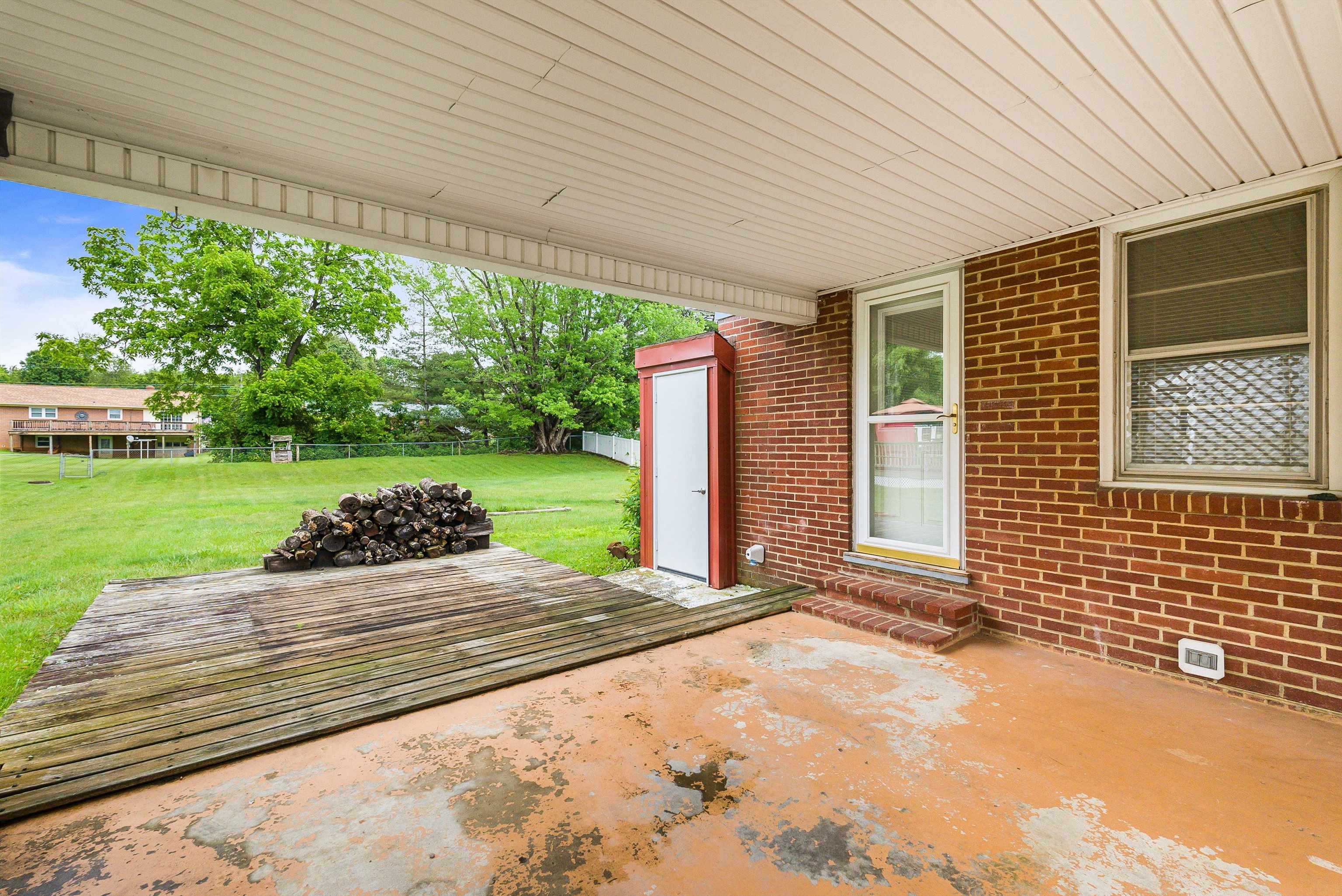 78 STUART AVE, STUARTS DRAFT, Virginia 24477, 3 Bedrooms Bedrooms, ,1 BathroomBathrooms,Residential,78 STUART AVE,665134 MLS # 665134
