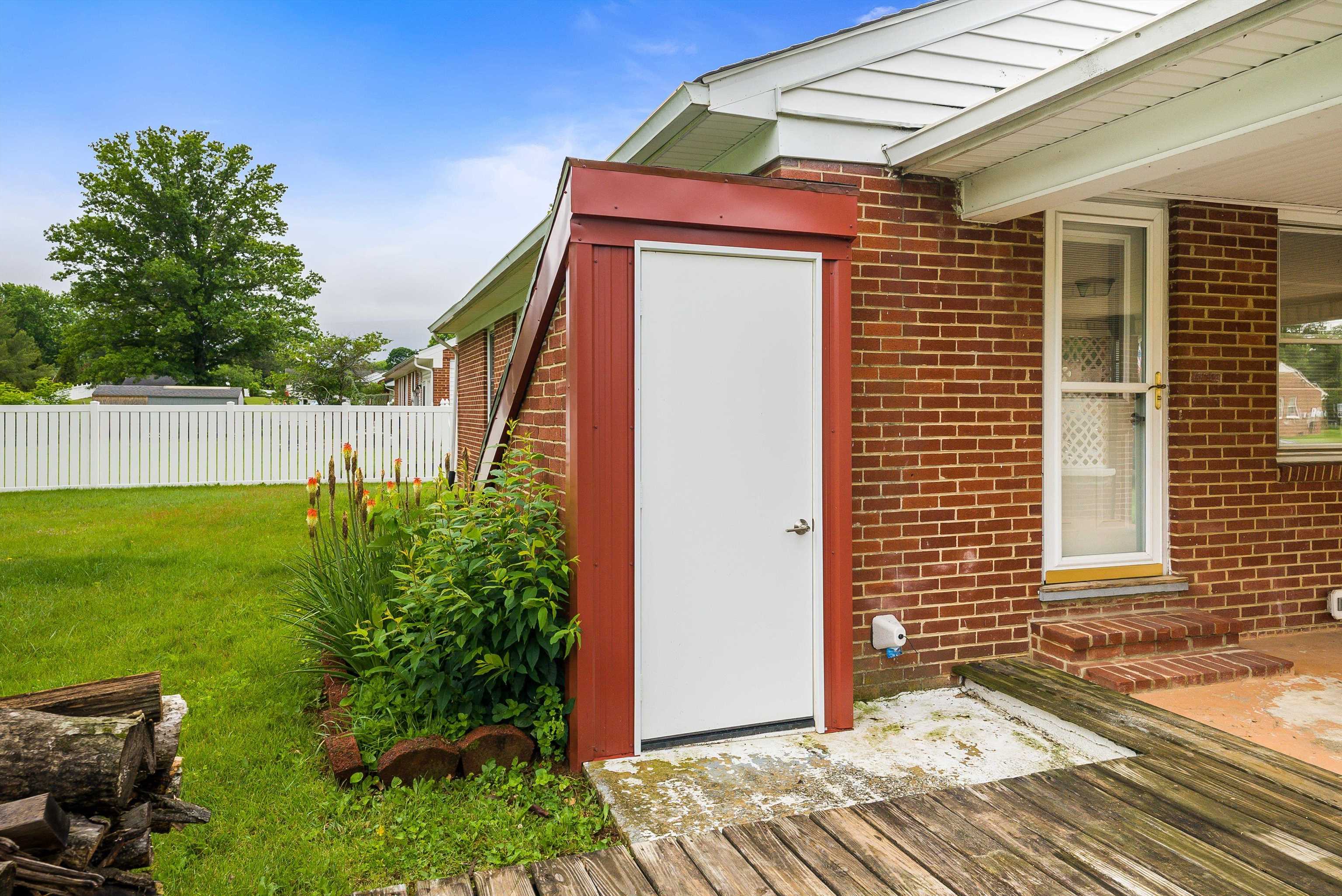 78 STUART AVE, STUARTS DRAFT, Virginia 24477, 3 Bedrooms Bedrooms, ,1 BathroomBathrooms,Residential,78 STUART AVE,665134 MLS # 665134