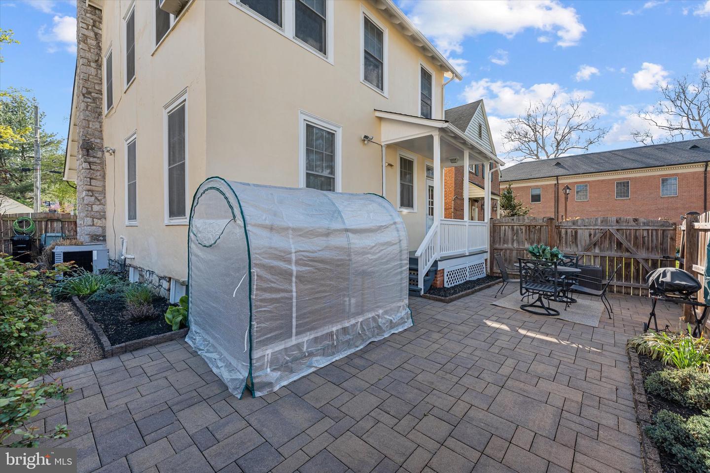 220 WOLFE ST, WINCHESTER, Virginia 22601, 4 Bedrooms Bedrooms, ,2 BathroomsBathrooms,Residential,For sale,220 WOLFE ST,VAWI2007506 MLS # VAWI2007506