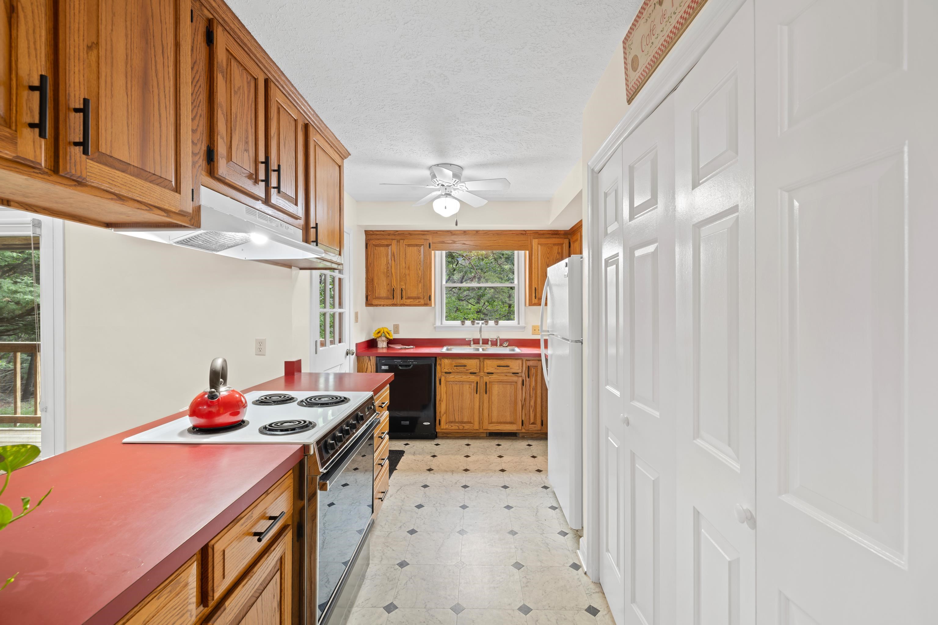 409 THOMAS ST, STAUNTON, Virginia 24401, 4 Bedrooms Bedrooms, ,3 BathroomsBathrooms,Residential,409 THOMAS ST,665143 MLS # 665143