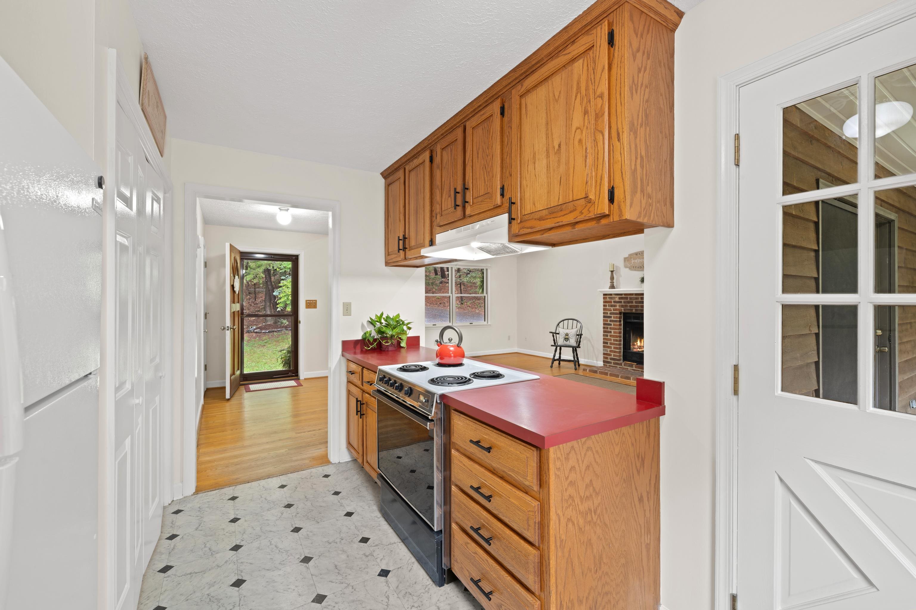 409 THOMAS ST, STAUNTON, Virginia 24401, 4 Bedrooms Bedrooms, ,3 BathroomsBathrooms,Residential,409 THOMAS ST,665143 MLS # 665143