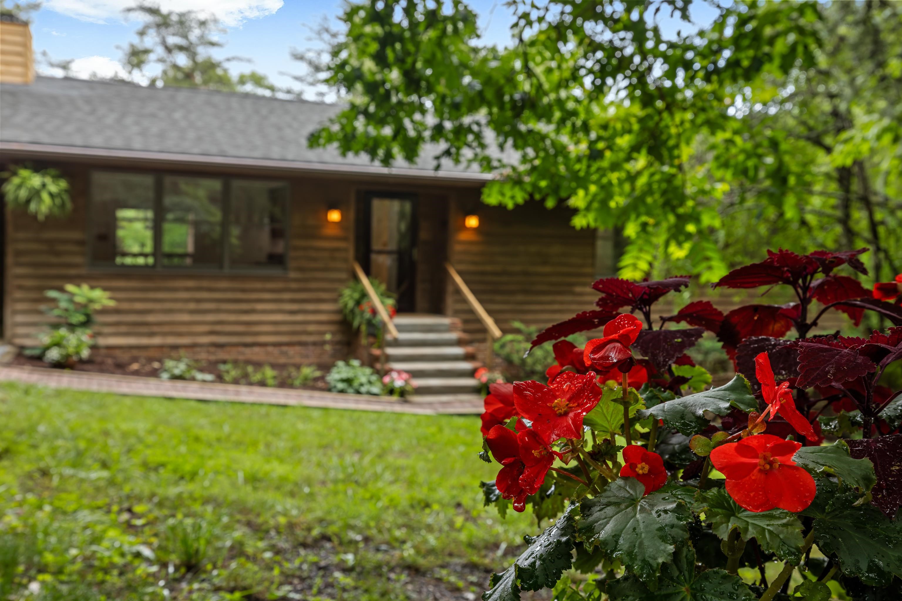 409 THOMAS ST, STAUNTON, Virginia 24401, 4 Bedrooms Bedrooms, ,3 BathroomsBathrooms,Residential,409 THOMAS ST,665143 MLS # 665143