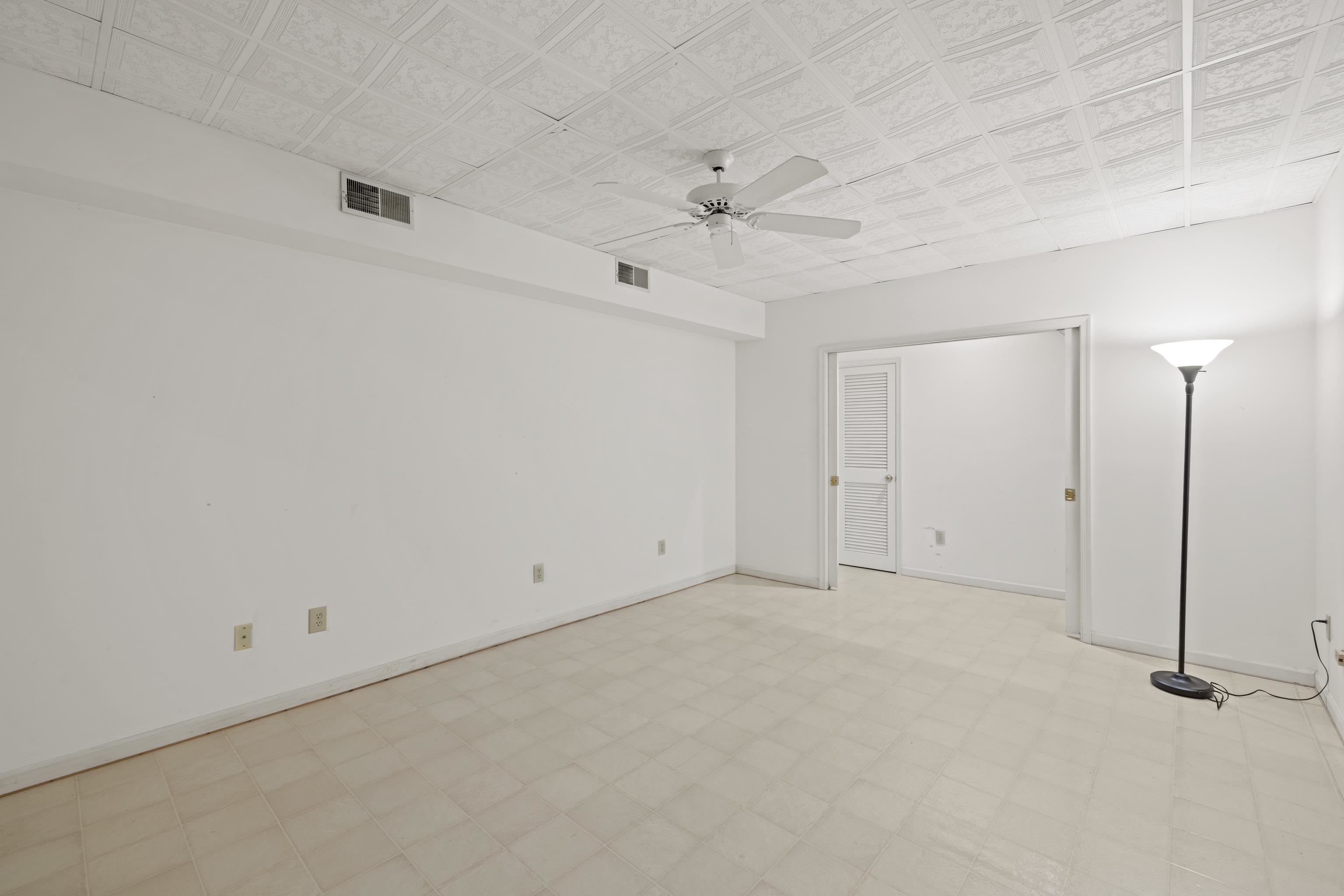 409 THOMAS ST, STAUNTON, Virginia 24401, 4 Bedrooms Bedrooms, ,3 BathroomsBathrooms,Residential,409 THOMAS ST,665143 MLS # 665143