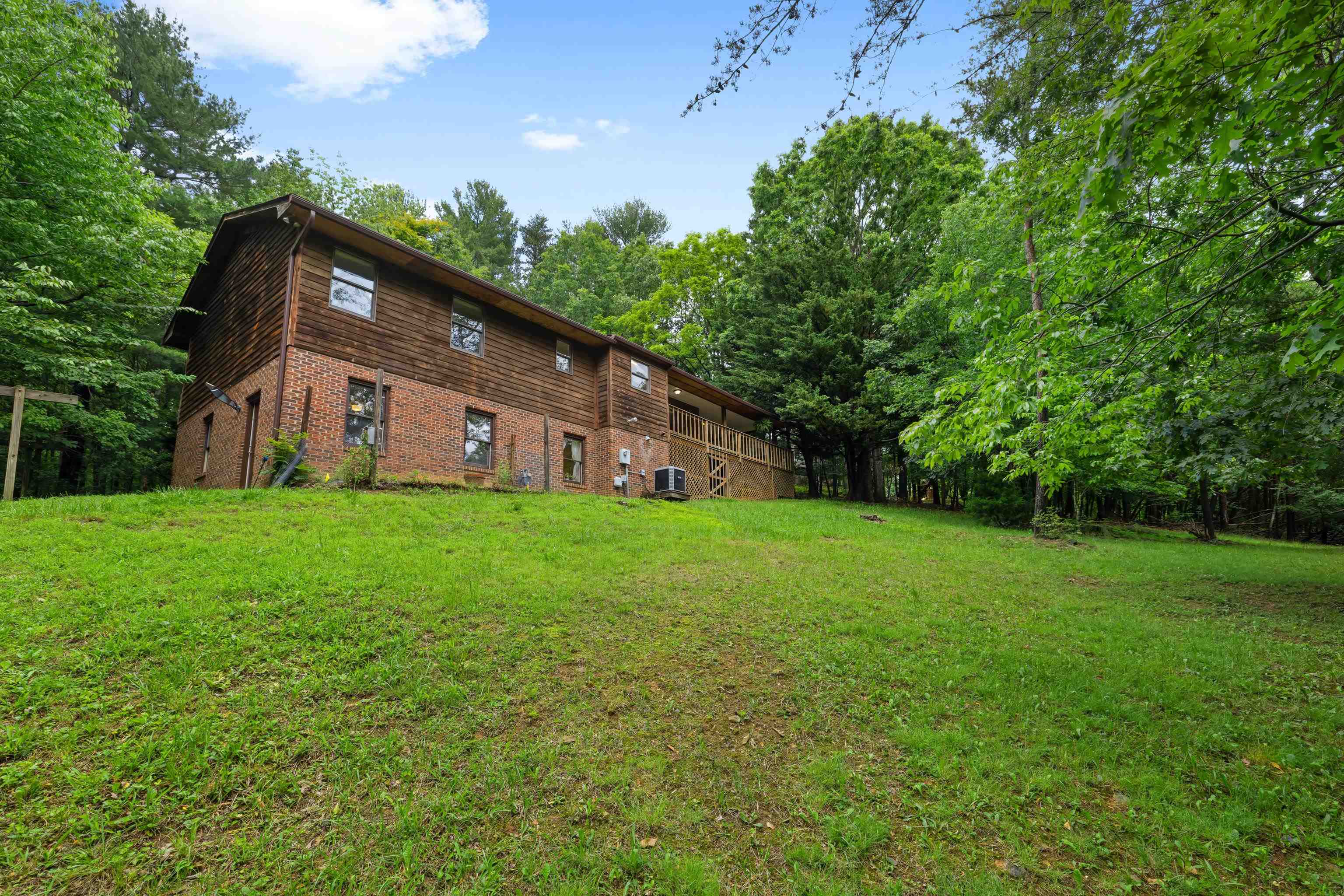 409 THOMAS ST, STAUNTON, Virginia 24401, 4 Bedrooms Bedrooms, ,3 BathroomsBathrooms,Residential,409 THOMAS ST,665143 MLS # 665143