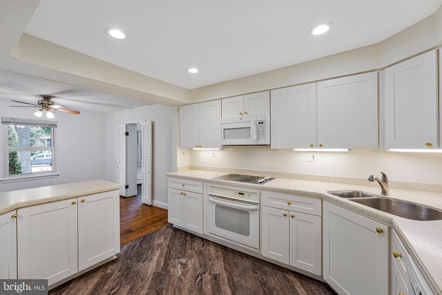 8808 OAK LEAF DR, ALEXANDRIA, Virginia 22309, 4 Bedrooms Bedrooms, ,1 BathroomBathrooms,Residential,For sale,8808 OAK LEAF DR,VAFX2233554 MLS # VAFX2233554