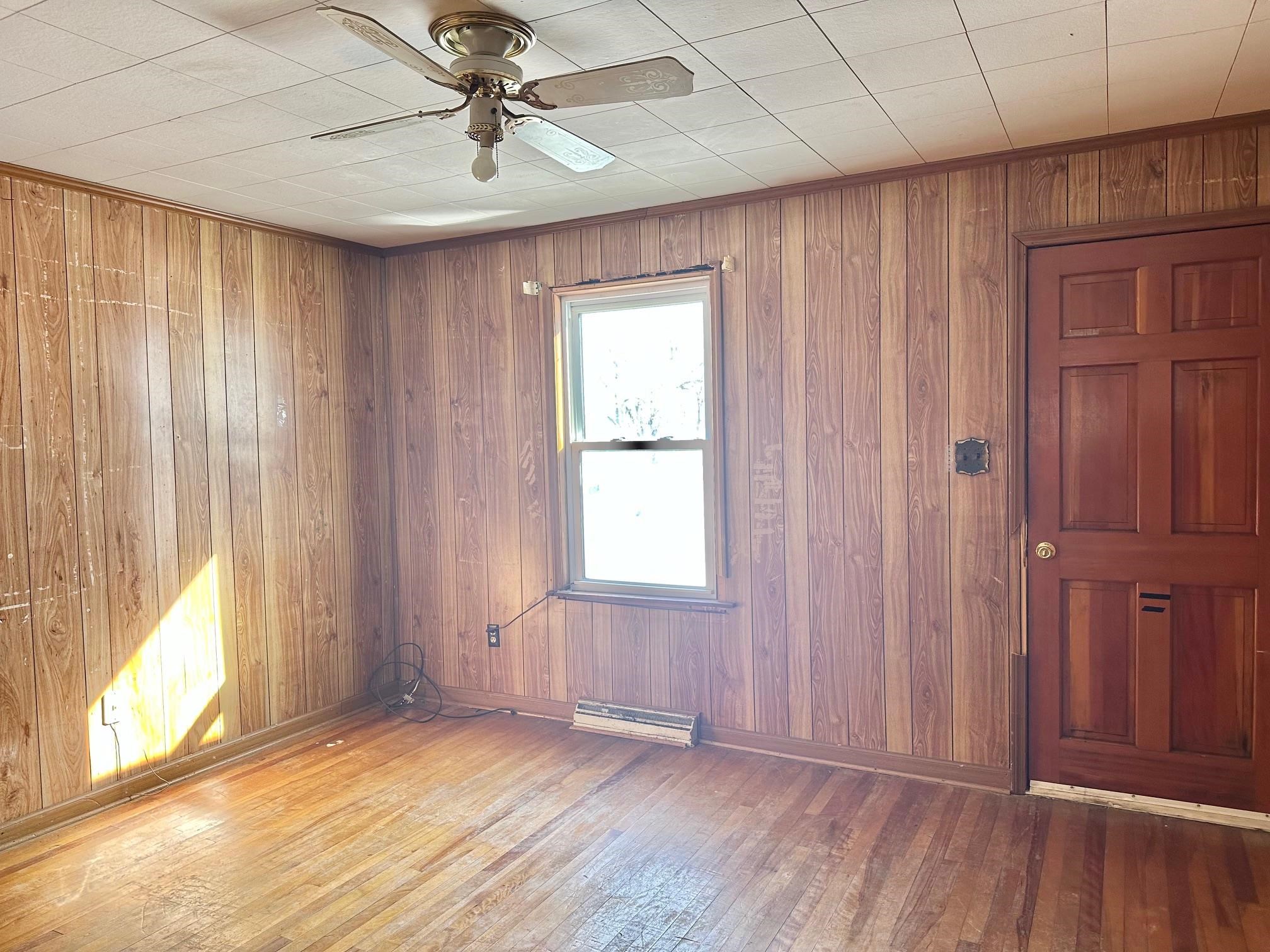 60 OAK ST, CRAIGSVILLE, Virginia 24430, 3 Bedrooms Bedrooms, ,2 BathroomsBathrooms,Residential,Bank owned property sold AS IS CONDITION,60 OAK ST,665157 MLS # 665157