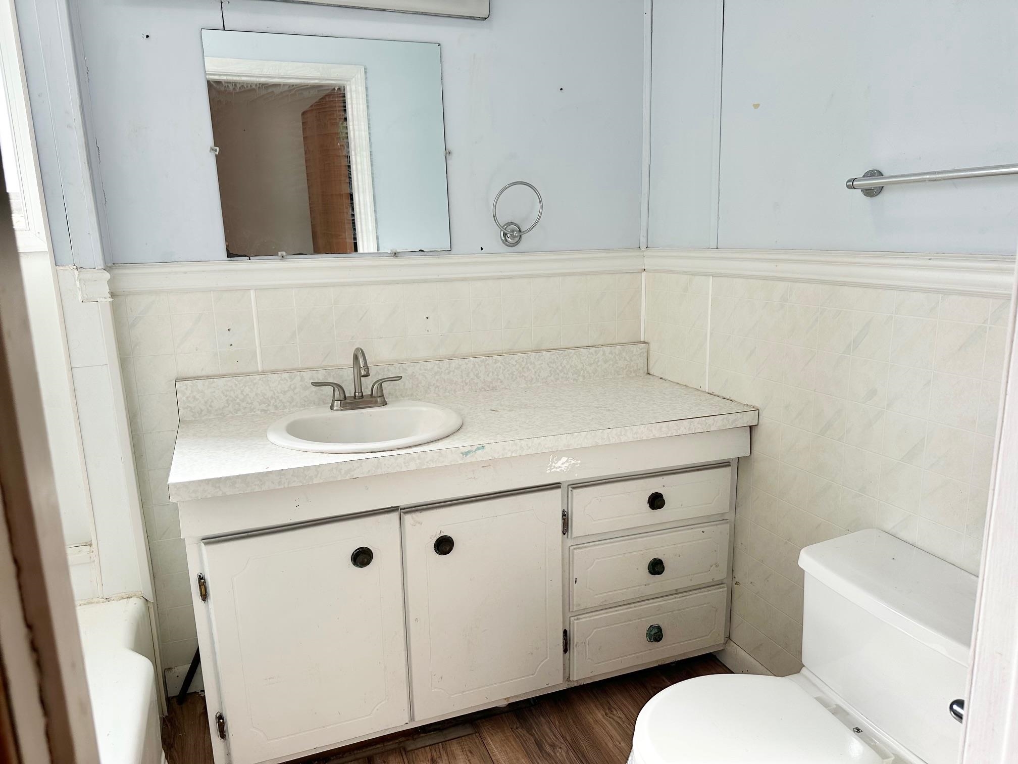 60 OAK ST, CRAIGSVILLE, Virginia 24430, 3 Bedrooms Bedrooms, ,2 BathroomsBathrooms,Residential,Bank owned property sold AS IS CONDITION,60 OAK ST,665157 MLS # 665157