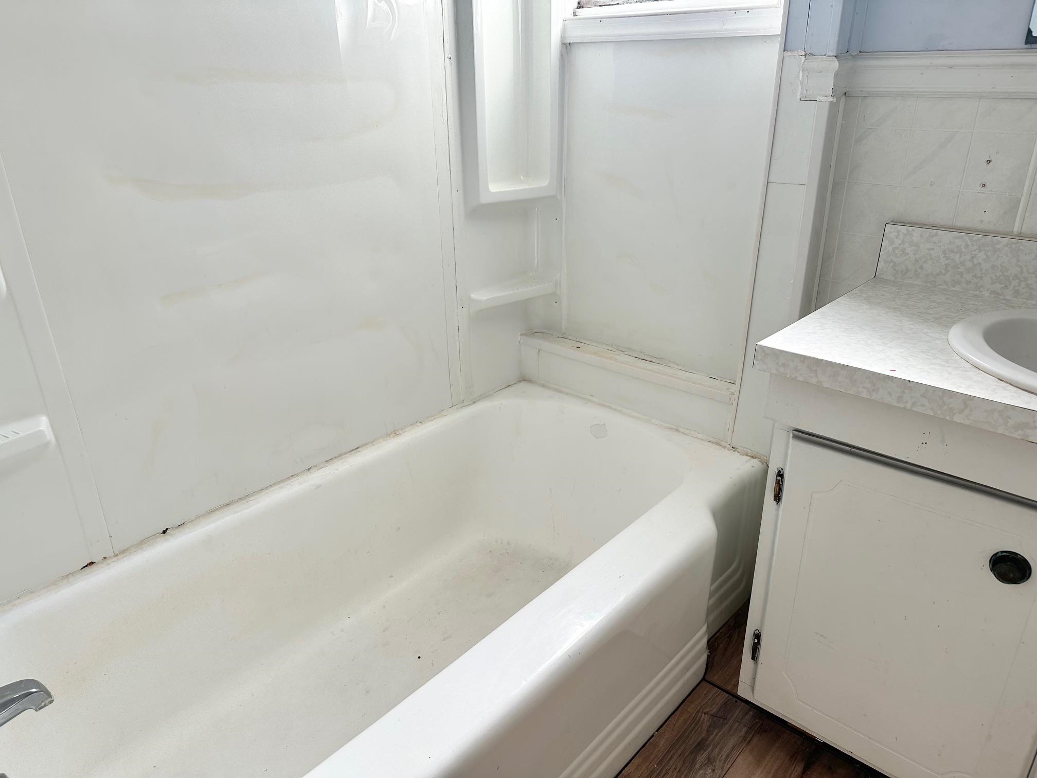 60 OAK ST, CRAIGSVILLE, Virginia 24430, 3 Bedrooms Bedrooms, ,2 BathroomsBathrooms,Residential,Bank owned property sold AS IS CONDITION,60 OAK ST,665157 MLS # 665157