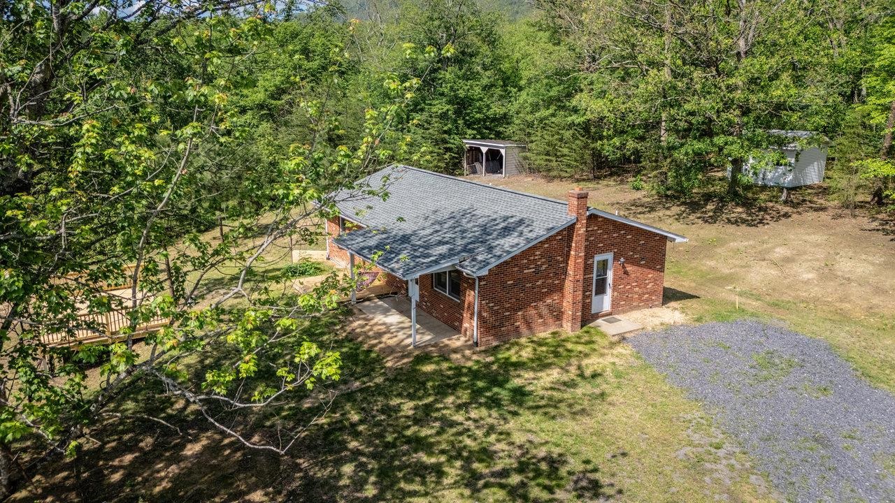 128 WALTER LN, FORT VALLEY, Virginia 22652, 4 Bedrooms Bedrooms, ,2 BathroomsBathrooms,Residential,128 WALTER LN,665159 MLS # 665159