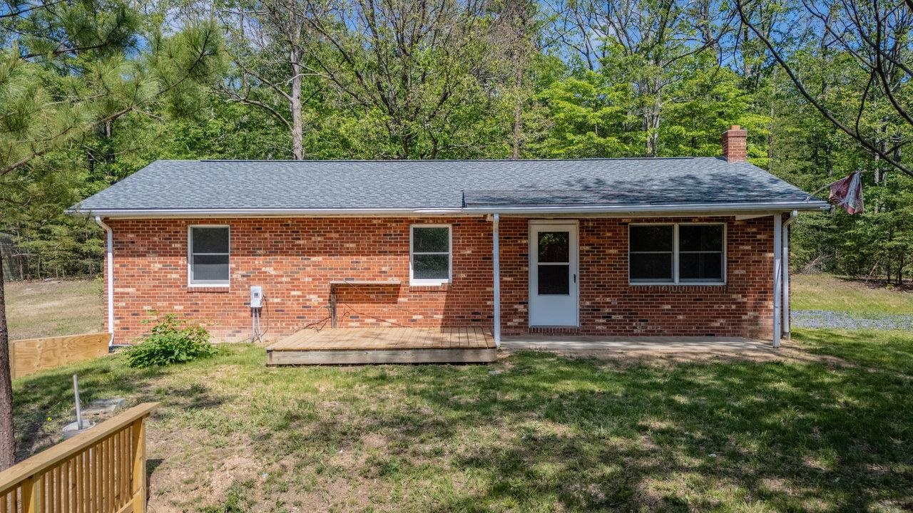 128 WALTER LN, FORT VALLEY, Virginia 22652, 4 Bedrooms Bedrooms, ,2 BathroomsBathrooms,Residential,128 WALTER LN,665159 MLS # 665159