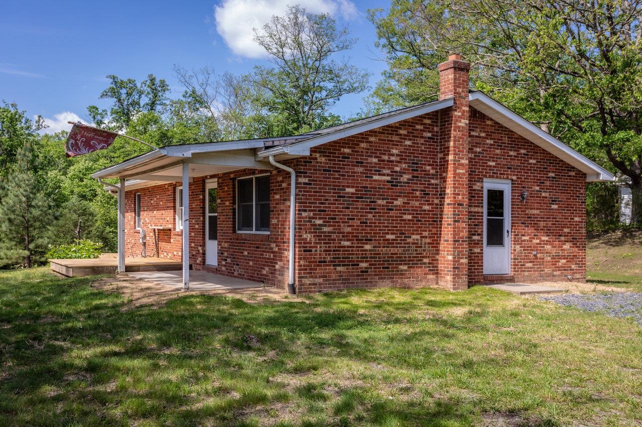 128 WALTER LN, FORT VALLEY, Virginia 22652, 4 Bedrooms Bedrooms, ,2 BathroomsBathrooms,Residential,128 WALTER LN,665159 MLS # 665159