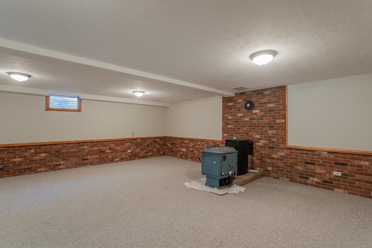 128 WALTER LN, FORT VALLEY, Virginia 22652, 4 Bedrooms Bedrooms, ,2 BathroomsBathrooms,Residential,128 WALTER LN,665159 MLS # 665159