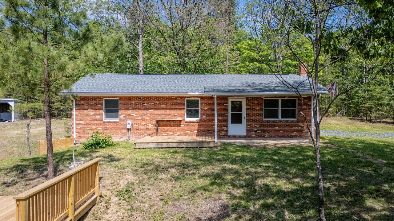 128 WALTER LN, FORT VALLEY, Virginia 22652, 4 Bedrooms Bedrooms, ,2 BathroomsBathrooms,Residential,128 WALTER LN,665159 MLS # 665159