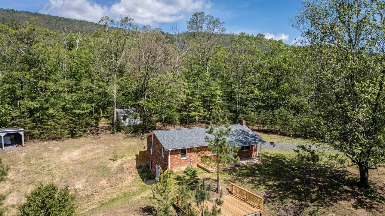128 WALTER LN, FORT VALLEY, Virginia 22652, 4 Bedrooms Bedrooms, ,2 BathroomsBathrooms,Residential,128 WALTER LN,665159 MLS # 665159