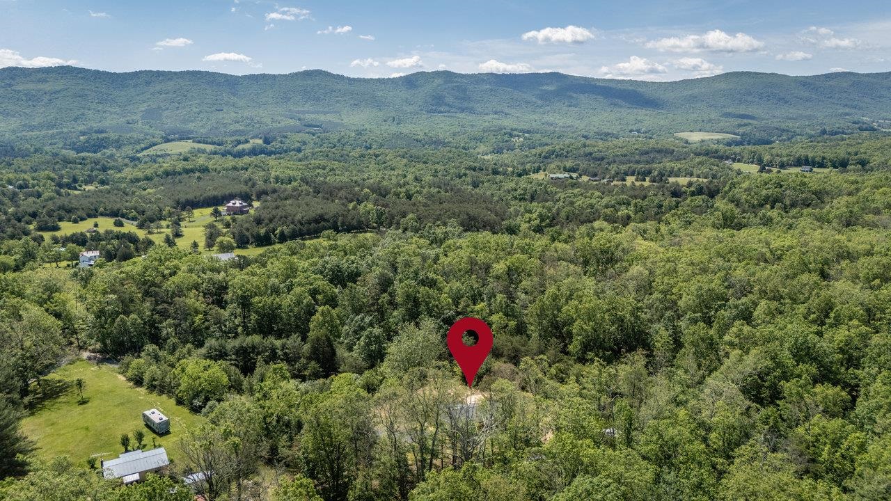 128 WALTER LN, FORT VALLEY, Virginia 22652, 4 Bedrooms Bedrooms, ,2 BathroomsBathrooms,Residential,128 WALTER LN,665159 MLS # 665159