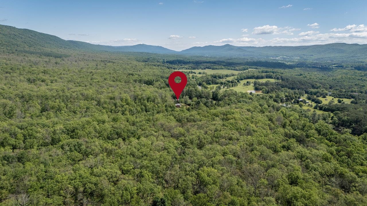 128 WALTER LN, FORT VALLEY, Virginia 22652, 4 Bedrooms Bedrooms, ,2 BathroomsBathrooms,Residential,128 WALTER LN,665159 MLS # 665159