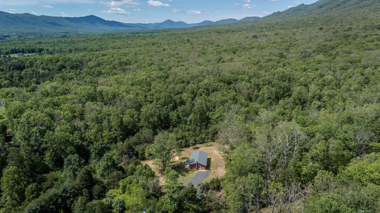 128 WALTER LN, FORT VALLEY, Virginia 22652, 4 Bedrooms Bedrooms, ,2 BathroomsBathrooms,Residential,128 WALTER LN,665159 MLS # 665159