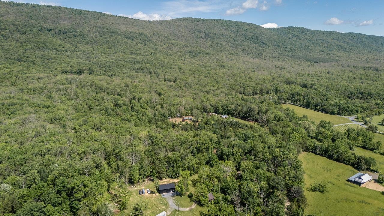 128 WALTER LN, FORT VALLEY, Virginia 22652, 4 Bedrooms Bedrooms, ,2 BathroomsBathrooms,Residential,128 WALTER LN,665159 MLS # 665159