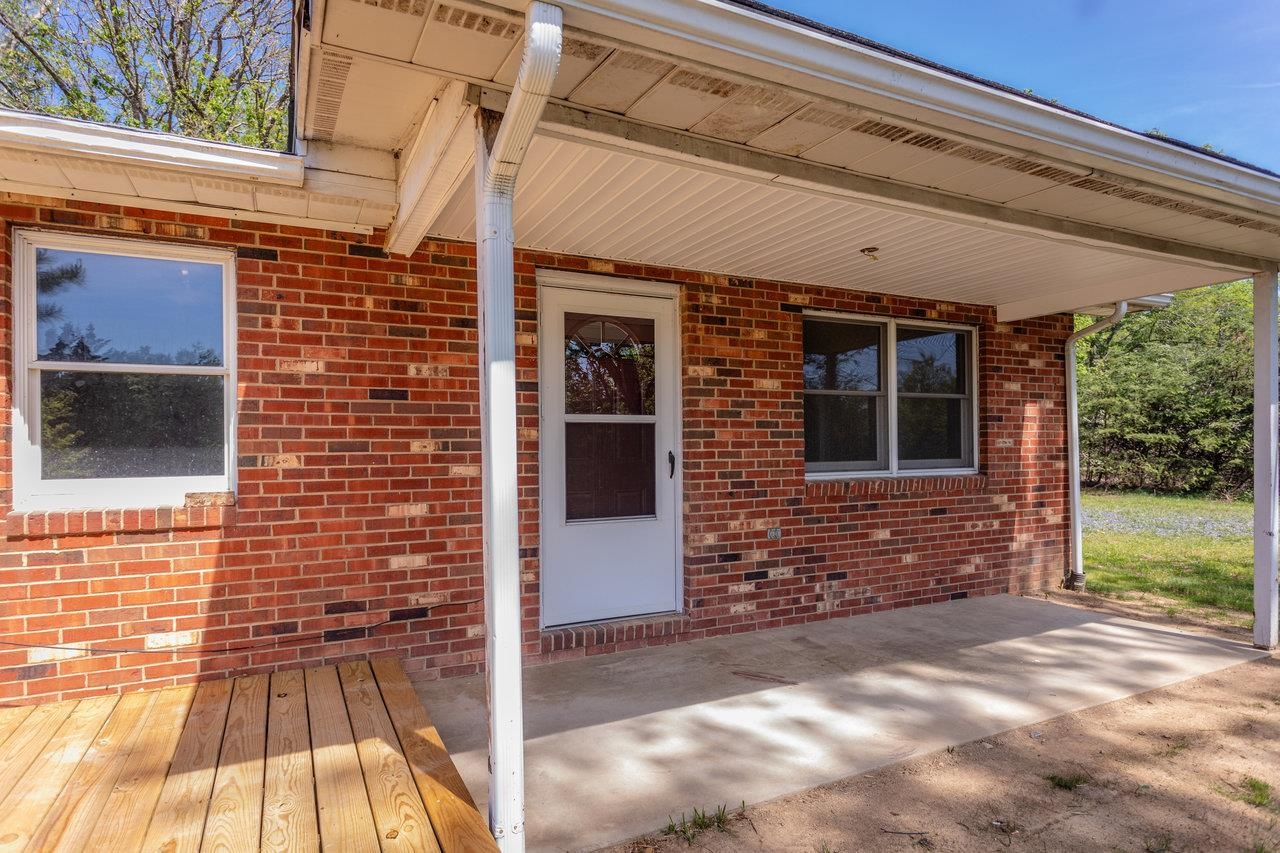 128 WALTER LN, FORT VALLEY, Virginia 22652, 4 Bedrooms Bedrooms, ,2 BathroomsBathrooms,Residential,128 WALTER LN,665159 MLS # 665159