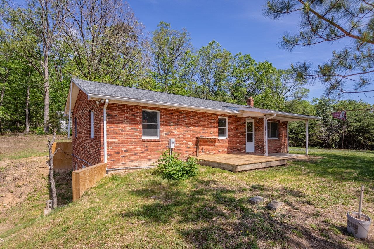 128 WALTER LN, FORT VALLEY, Virginia 22652, 4 Bedrooms Bedrooms, ,2 BathroomsBathrooms,Residential,128 WALTER LN,665159 MLS # 665159