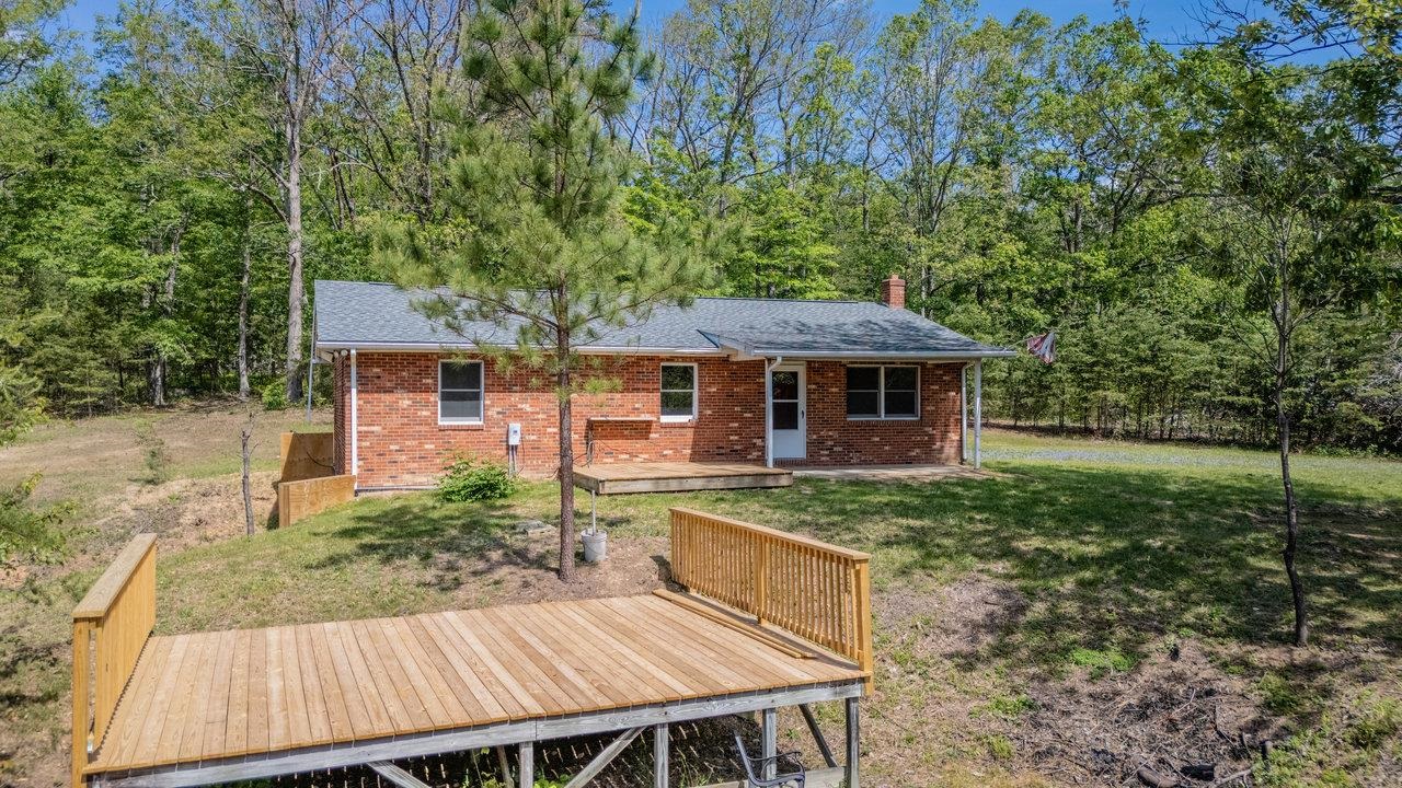 128 WALTER LN, FORT VALLEY, Virginia 22652, 4 Bedrooms Bedrooms, ,2 BathroomsBathrooms,Residential,128 WALTER LN,665159 MLS # 665159
