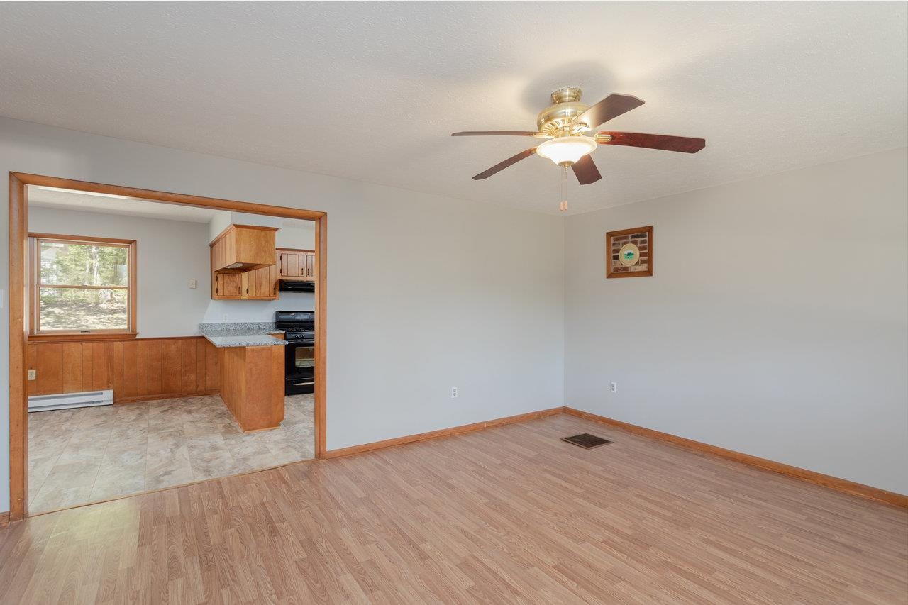 128 WALTER LN, FORT VALLEY, Virginia 22652, 4 Bedrooms Bedrooms, ,2 BathroomsBathrooms,Residential,128 WALTER LN,665159 MLS # 665159