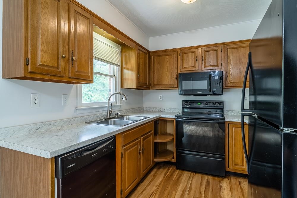 1014 PAUL ST, HARRISONBURG, Virginia 22802, 3 Bedrooms Bedrooms, ,2 BathroomsBathrooms,Residential,1014 PAUL ST,665162 MLS # 665162