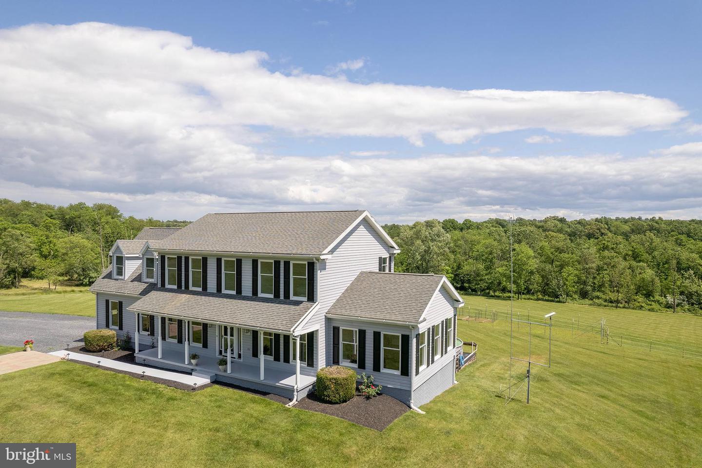 442 FROG HOLLOW RD, WINCHESTER, Virginia 22603, 4 Bedrooms Bedrooms, 13 Rooms Rooms,2 BathroomsBathrooms,Residential,For sale,442 FROG HOLLOW RD,VAFV2033448 MLS # VAFV2033448