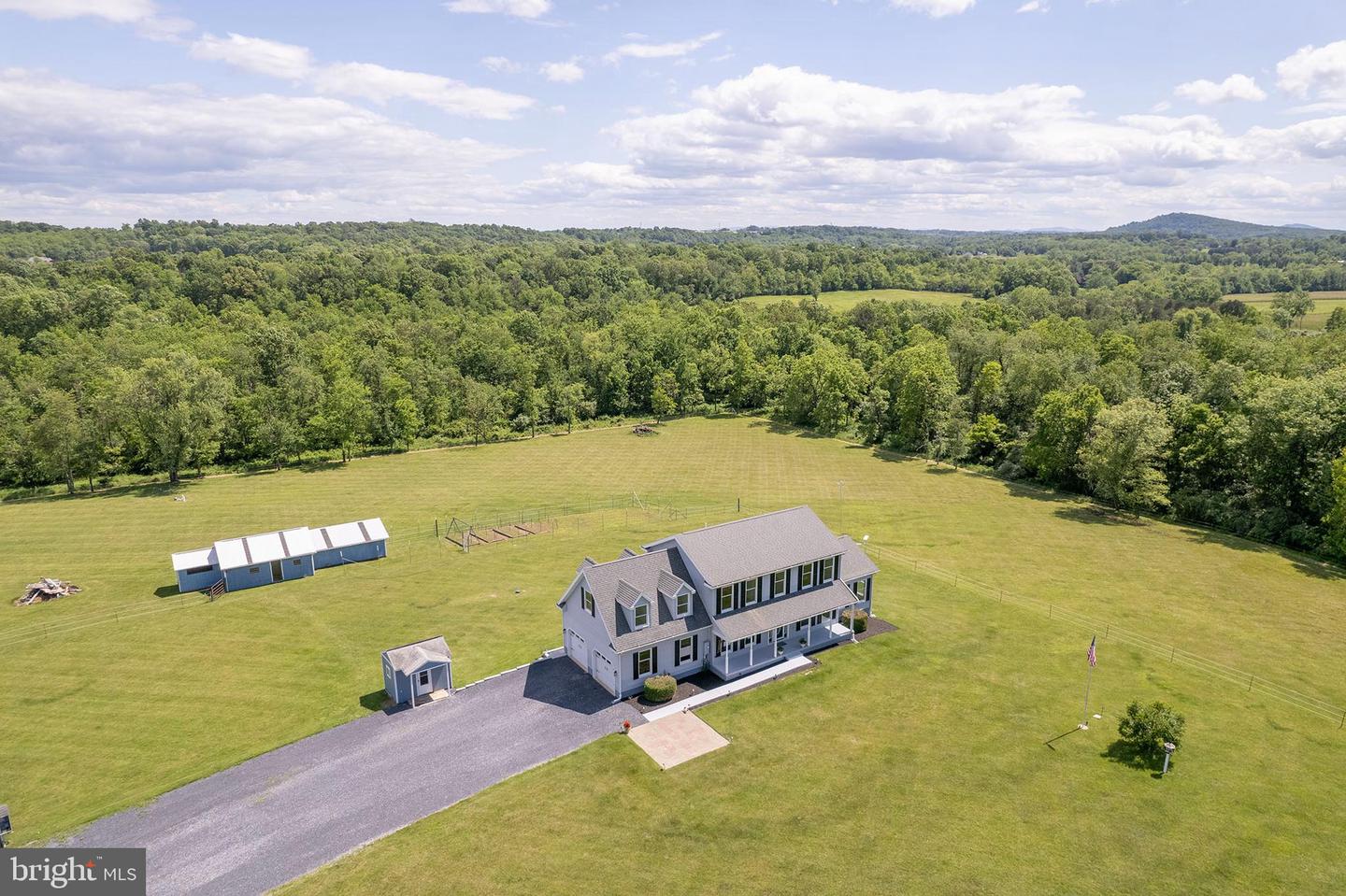 442 FROG HOLLOW RD, WINCHESTER, Virginia 22603, 4 Bedrooms Bedrooms, 13 Rooms Rooms,2 BathroomsBathrooms,Residential,For sale,442 FROG HOLLOW RD,VAFV2033448 MLS # VAFV2033448