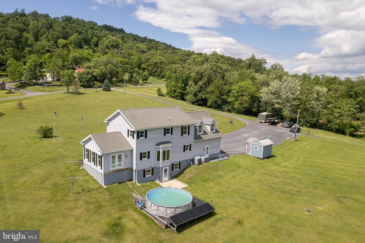 442 FROG HOLLOW RD, WINCHESTER, Virginia 22603, 4 Bedrooms Bedrooms, 13 Rooms Rooms,2 BathroomsBathrooms,Residential,For sale,442 FROG HOLLOW RD,VAFV2033448 MLS # VAFV2033448
