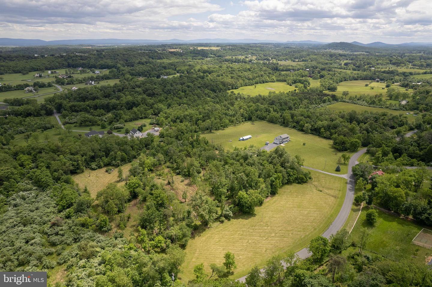 442 FROG HOLLOW RD, WINCHESTER, Virginia 22603, 4 Bedrooms Bedrooms, 13 Rooms Rooms,2 BathroomsBathrooms,Residential,For sale,442 FROG HOLLOW RD,VAFV2033448 MLS # VAFV2033448