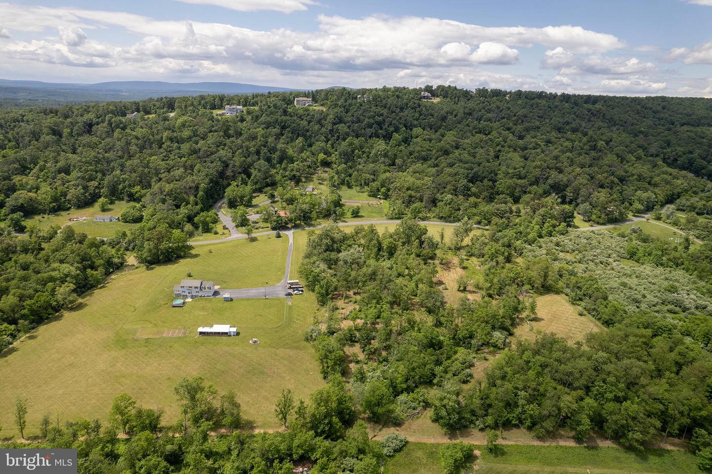 442 FROG HOLLOW RD, WINCHESTER, Virginia 22603, 4 Bedrooms Bedrooms, 13 Rooms Rooms,2 BathroomsBathrooms,Residential,For sale,442 FROG HOLLOW RD,VAFV2033448 MLS # VAFV2033448