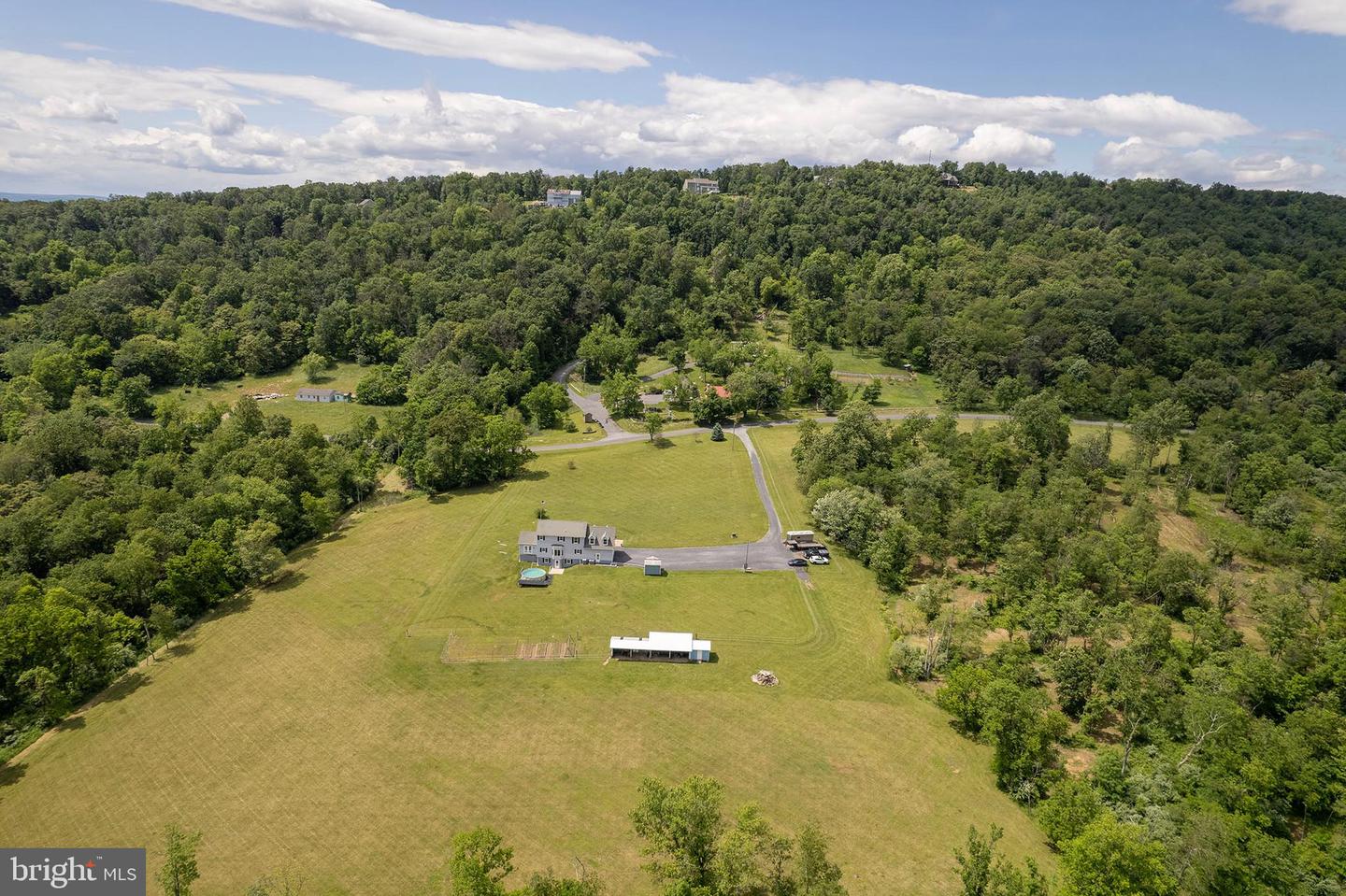 442 FROG HOLLOW RD, WINCHESTER, Virginia 22603, 4 Bedrooms Bedrooms, 13 Rooms Rooms,2 BathroomsBathrooms,Residential,For sale,442 FROG HOLLOW RD,VAFV2033448 MLS # VAFV2033448