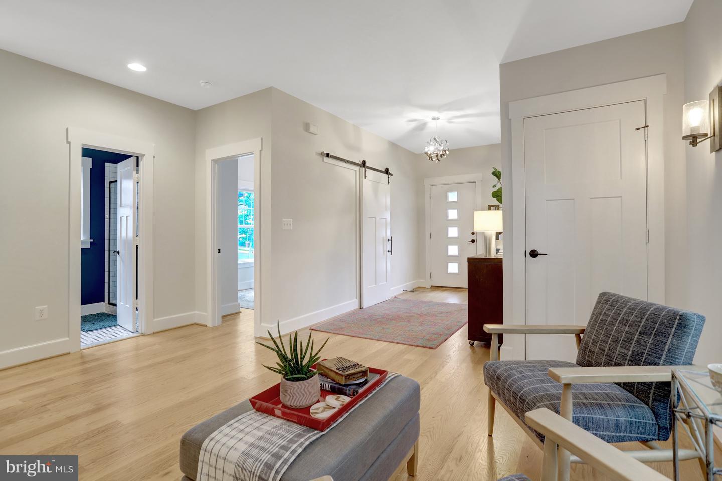 22 W DEL RAY AVE, ALEXANDRIA, Virginia 22301, 4 Bedrooms Bedrooms, ,3 BathroomsBathrooms,Residential,For sale,22 W DEL RAY AVE,VAAX2044212 MLS # VAAX2044212