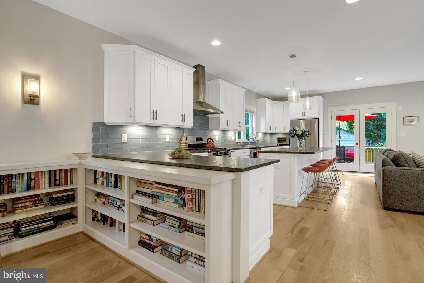 22 W DEL RAY AVE, ALEXANDRIA, Virginia 22301, 4 Bedrooms Bedrooms, ,3 BathroomsBathrooms,Residential,For sale,22 W DEL RAY AVE,VAAX2044212 MLS # VAAX2044212