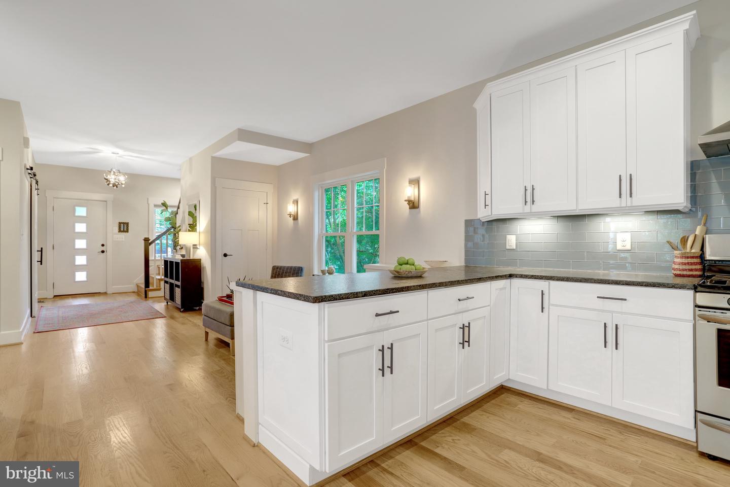 22 W DEL RAY AVE, ALEXANDRIA, Virginia 22301, 4 Bedrooms Bedrooms, ,3 BathroomsBathrooms,Residential,For sale,22 W DEL RAY AVE,VAAX2044212 MLS # VAAX2044212