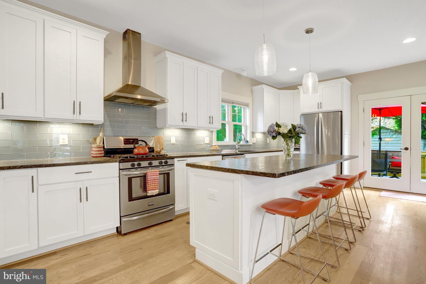 22 W DEL RAY AVE, ALEXANDRIA, Virginia 22301, 4 Bedrooms Bedrooms, ,3 BathroomsBathrooms,Residential,For sale,22 W DEL RAY AVE,VAAX2044212 MLS # VAAX2044212