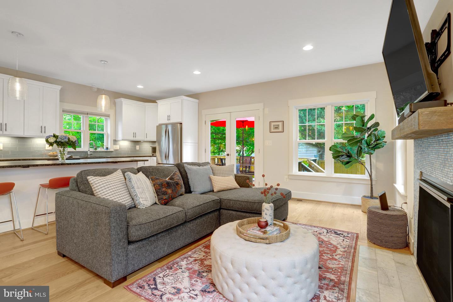 22 W DEL RAY AVE, ALEXANDRIA, Virginia 22301, 4 Bedrooms Bedrooms, ,3 BathroomsBathrooms,Residential,For sale,22 W DEL RAY AVE,VAAX2044212 MLS # VAAX2044212