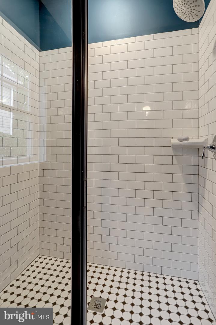 22 W DEL RAY AVE, ALEXANDRIA, Virginia 22301, 4 Bedrooms Bedrooms, ,3 BathroomsBathrooms,Residential,For sale,22 W DEL RAY AVE,VAAX2044212 MLS # VAAX2044212