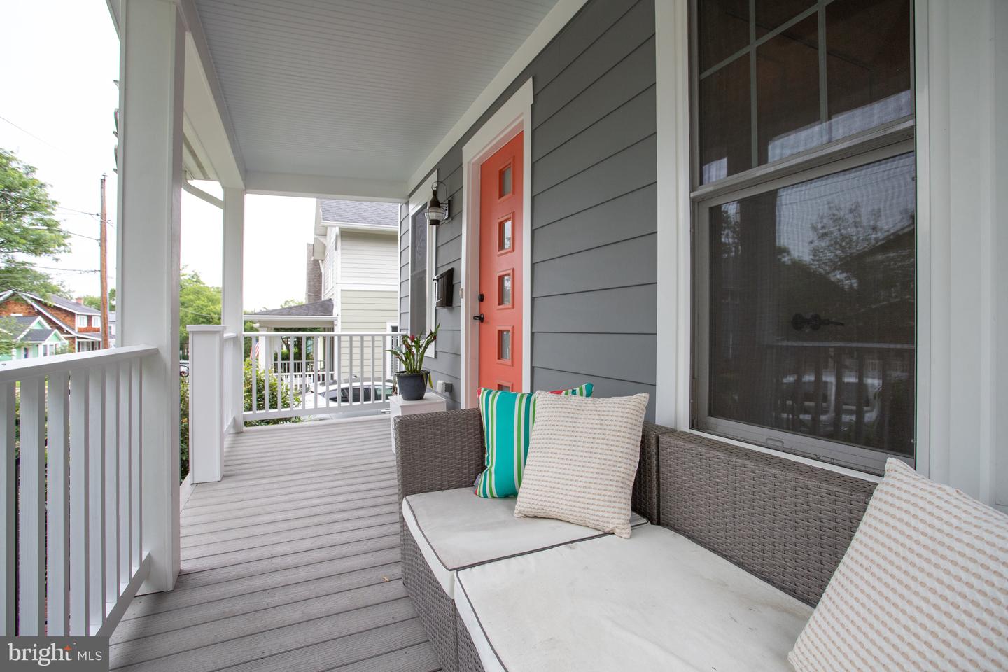 22 W DEL RAY AVE, ALEXANDRIA, Virginia 22301, 4 Bedrooms Bedrooms, ,3 BathroomsBathrooms,Residential,For sale,22 W DEL RAY AVE,VAAX2044212 MLS # VAAX2044212