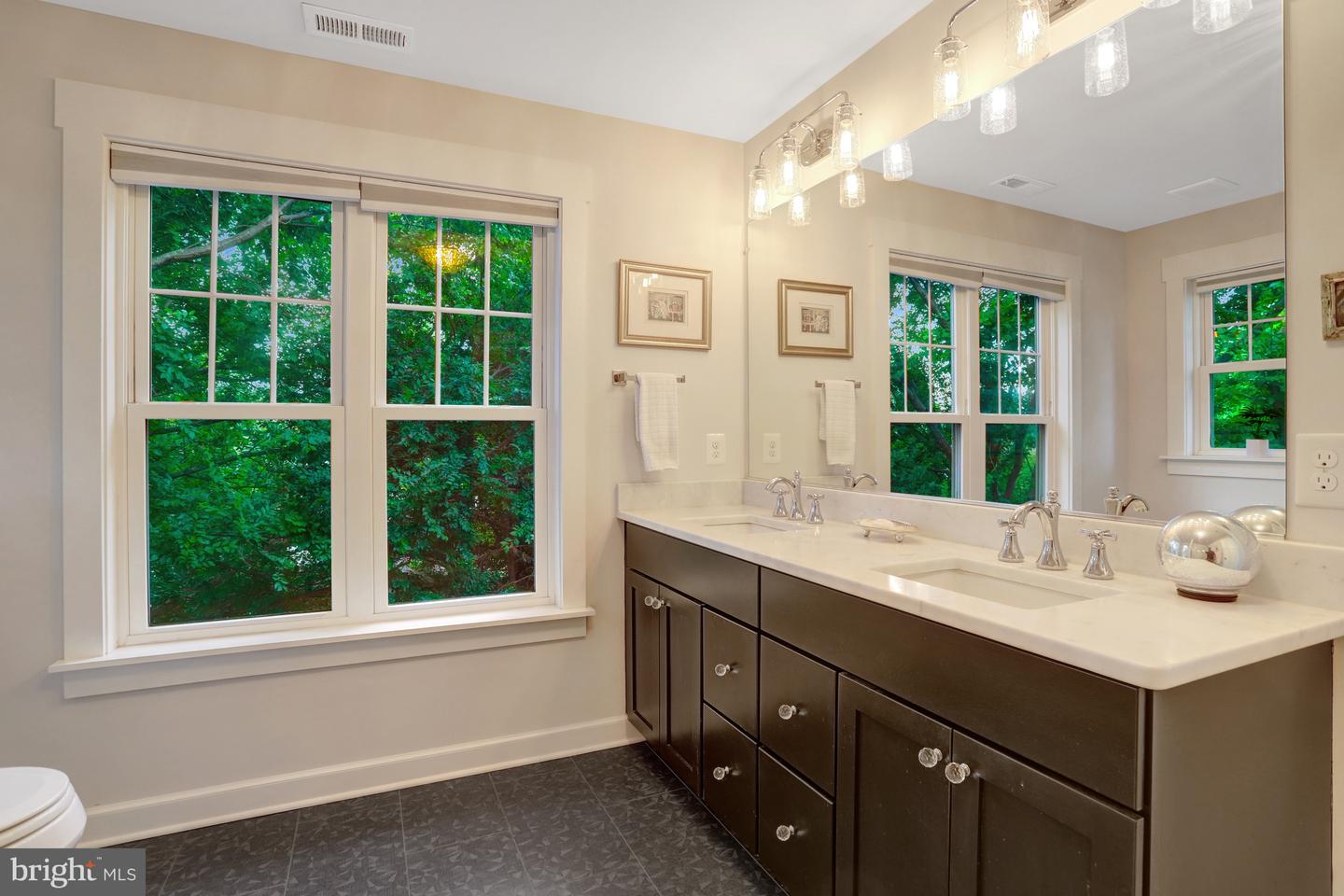 22 W DEL RAY AVE, ALEXANDRIA, Virginia 22301, 4 Bedrooms Bedrooms, ,3 BathroomsBathrooms,Residential,For sale,22 W DEL RAY AVE,VAAX2044212 MLS # VAAX2044212